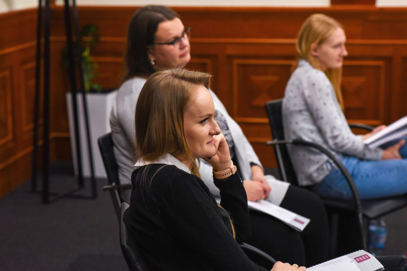 Uczestniczki kursu rejestracji podczas ćwiczeń w parach