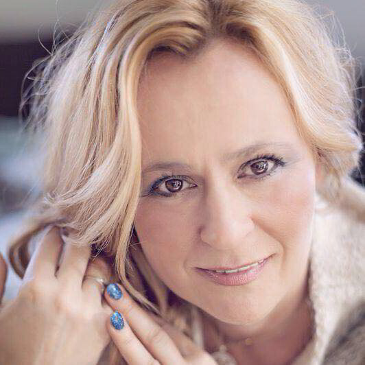Ewa Andrzejewska, Lekarz, współwłaścicielka sieci klinik